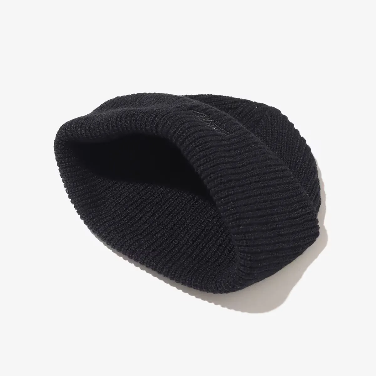 ATMOS SMALL LOGO KNIT CAP