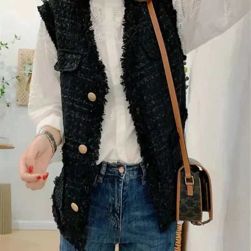 Dermearne Autumn Winter V-neck Single-breasted Knitted Vest All-match Sleeveless Pockets Soft Women Sweater Korean Fashion Streetwear Tops