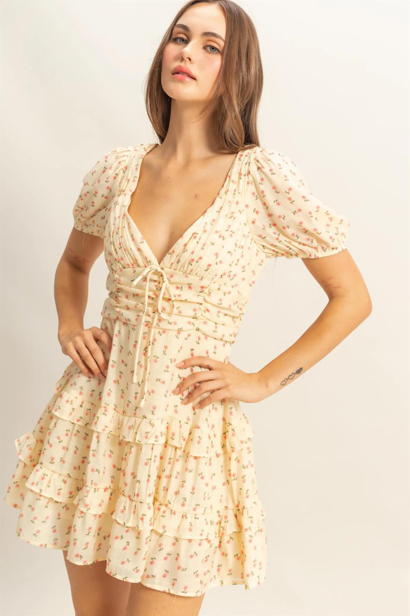 HF25E190-Ditsy Floral Print Tiered Mini Dress