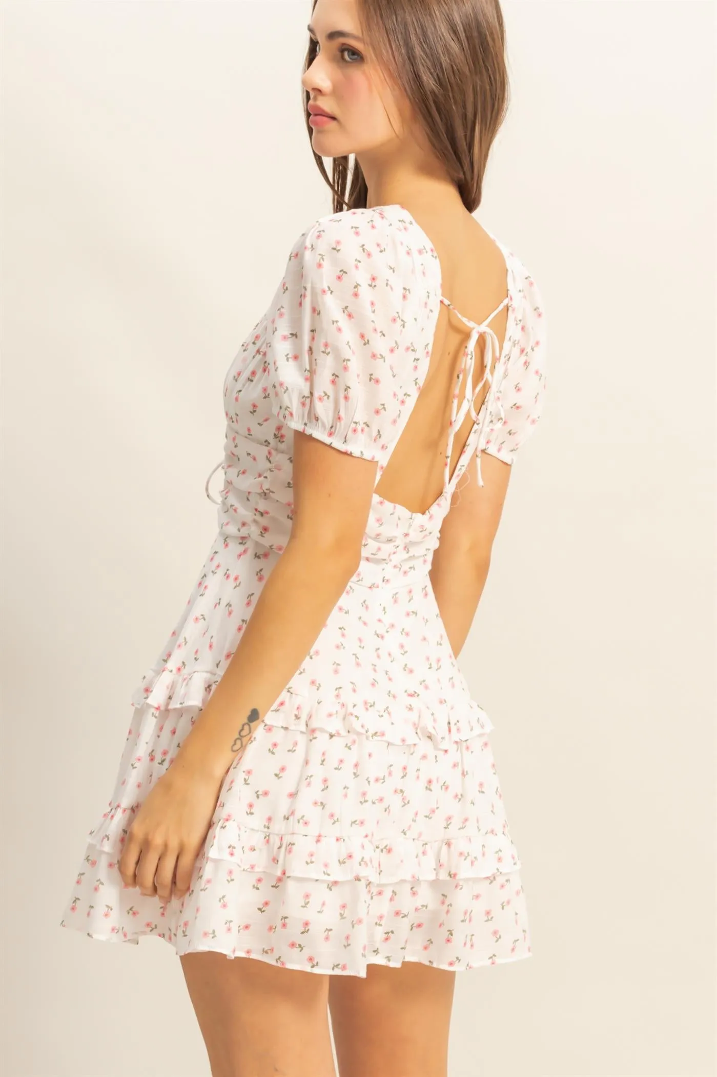 HF25E190-Ditsy Floral Print Tiered Mini Dress