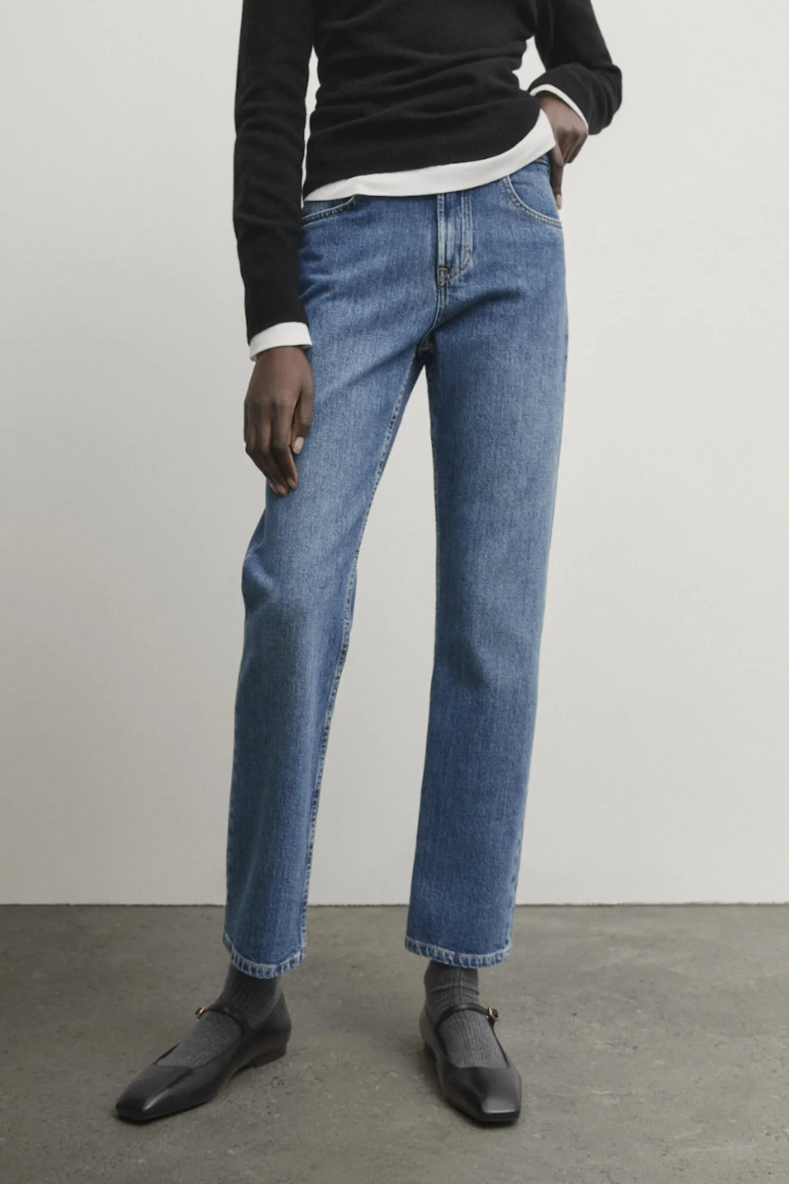 Light Blue Straight Mid-Waist Jeans