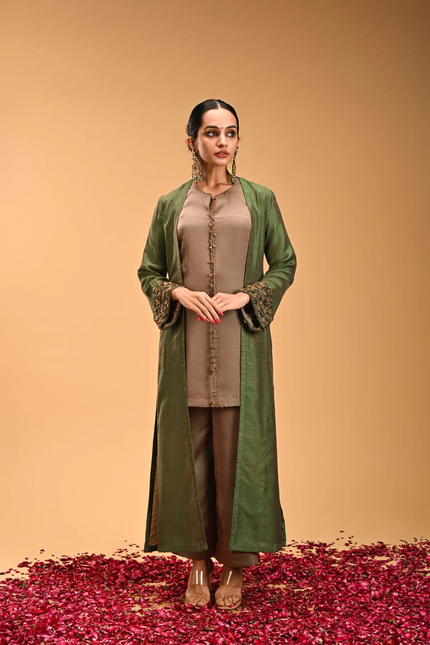 Suchi cape Green embroidered Cape