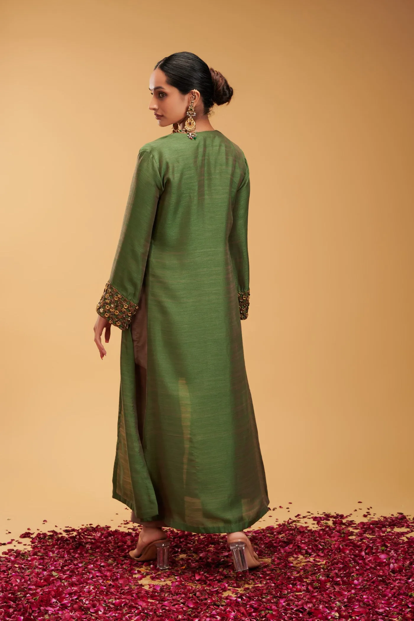 Suchi cape Green embroidered Cape