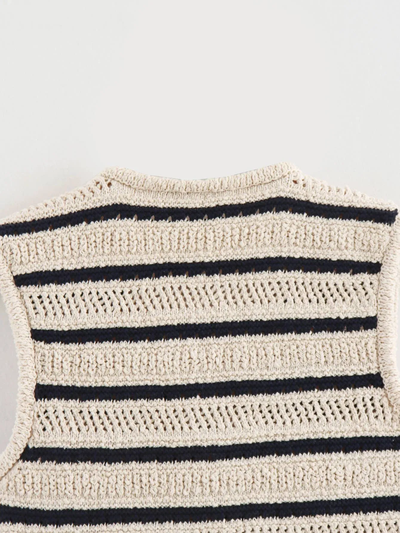 V-neck striped knitted Cardigan vest